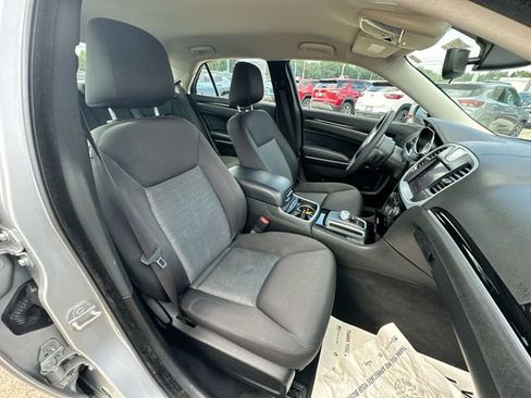 Used 2023 Chrysler 300 Touring RWD image 30