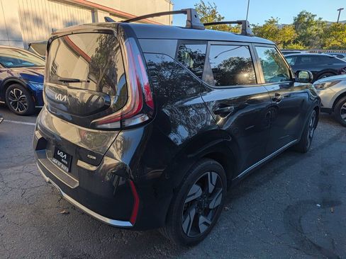 Used 2023 Kia Soul GT-Line FWD image 2