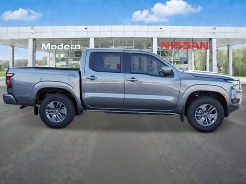 New 2026 Nissan Frontier SV image 6