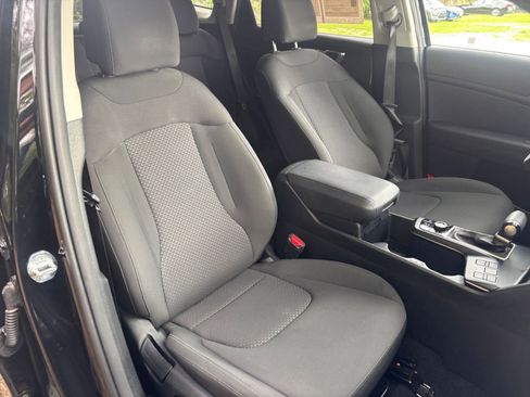 Used 2025 Kia Sportage LX FWD image 36