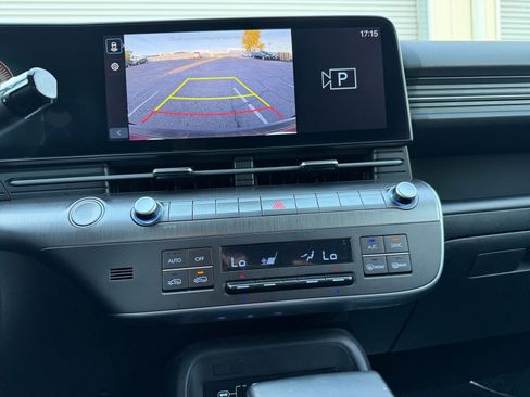 Used 2025 Hyundai Kona SEL image 18