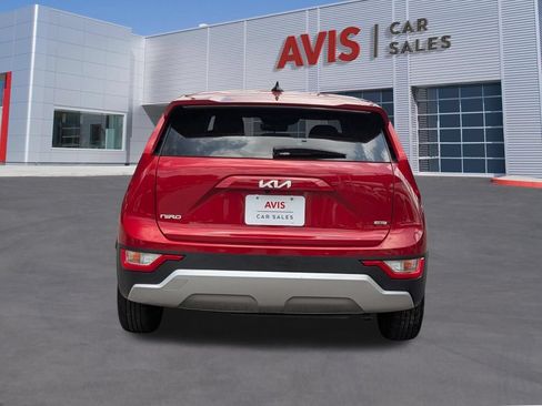 Used 2025 Kia Niro LX FWD image 5