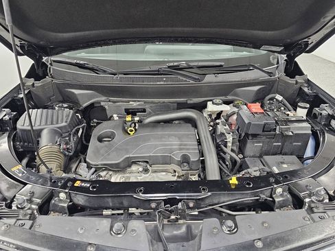 Used 2025 Chevrolet Equinox LT FWD image 9