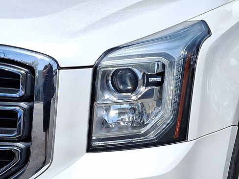 Used 2018 GMC Yukon XL SLT w/ Open Road Package AWD/4WD image 12