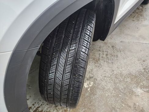 Used 2025 Volkswagen Taos SE image 42