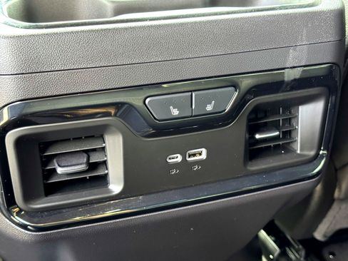 Used 2024 GMC Sierra 1500 AT4 w/ Technology Package image 22