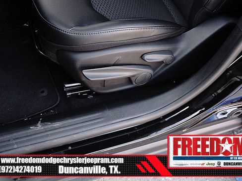 New 2026 Jeep Compass Latitude image 37