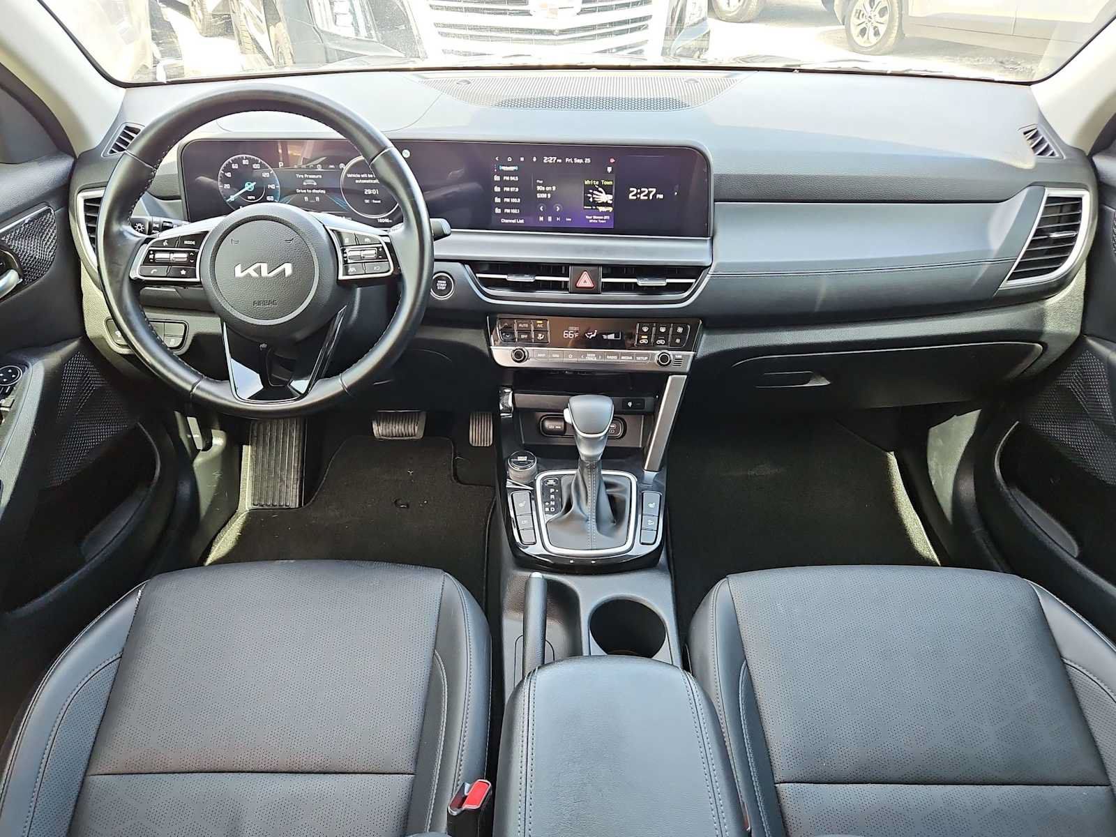 Used 2024 Kia Seltos EX FWD image 18