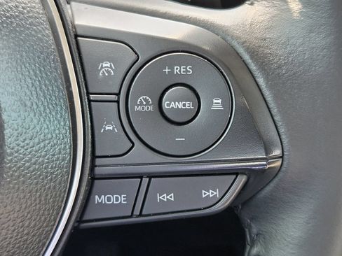 Used 2026 Toyota Corolla Cross LE FWD image 23