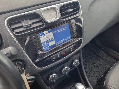 Used 2012 Chrysler 200 Limited image 5