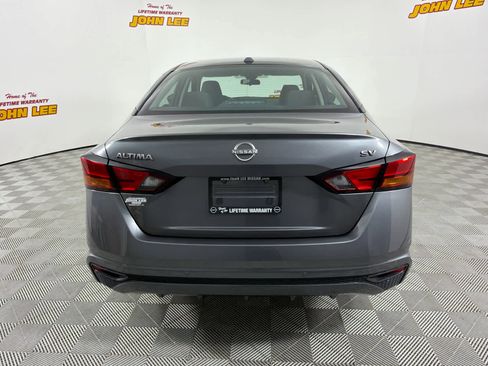 Used 2024 Nissan Altima 2.5 SV FWD image 4