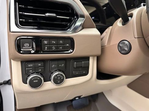 New 2026 GMC Yukon Denali image 9