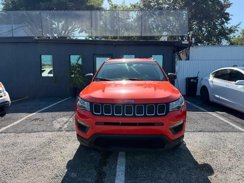 Used 2019 Jeep Compass Sport FWD image 2