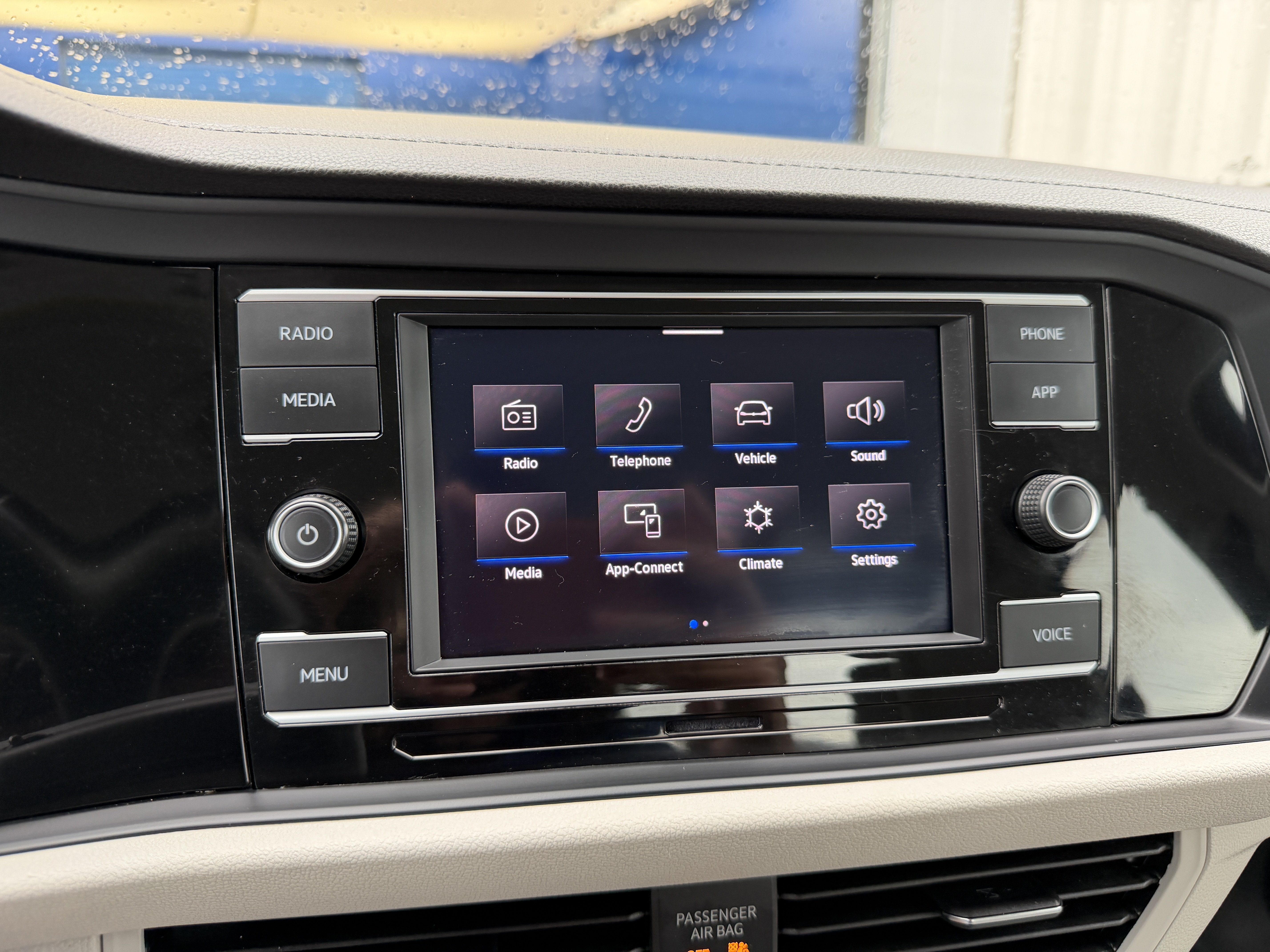 Used 2024 Volkswagen Jetta SE FWD image 18