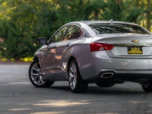 Used 2018 Chevrolet Impala Premier FWD image 28