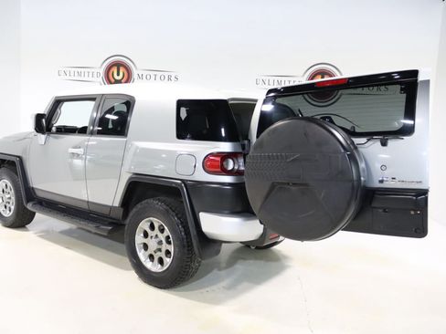 Used 2012 Toyota FJ Cruiser 4WD w/ Upgrade Pkg image 28