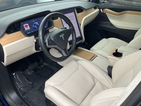 Used 2018 Tesla Model X 100D image 6