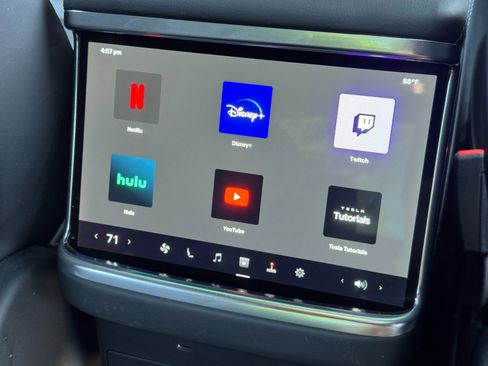 Used 2023 Tesla Model X AWD/4WD image 41