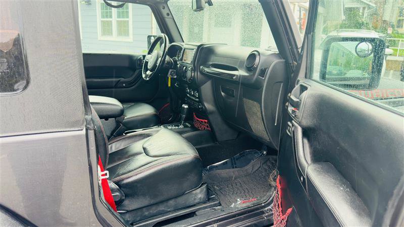 Used 2018 Jeep Wrangler Rubicon AWD/4WD image 14