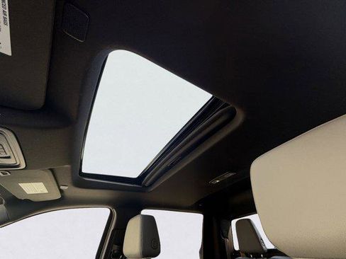 Used 2024 GMC Sierra 1500 SLT w/ SLT Premium Plus Package image 9