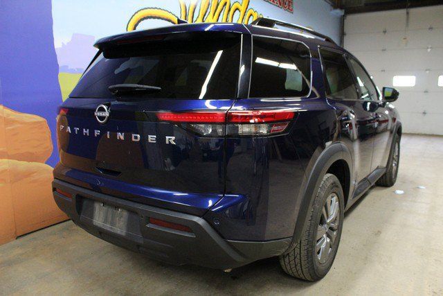 Used 2025 Nissan Pathfinder SV FWD image 4
