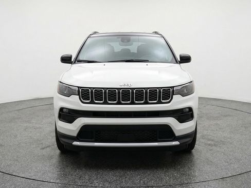 Used 2025 Jeep Compass Limited AWD/4WD image 2