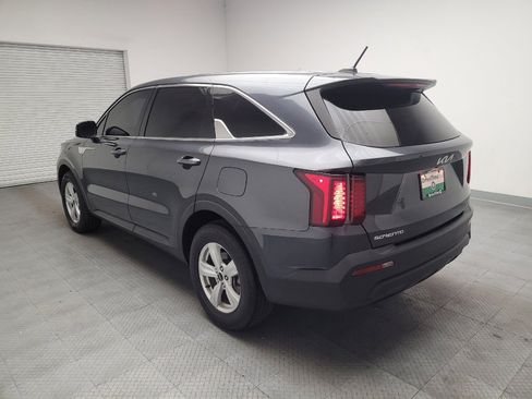 Used 2023 Kia Sorento LX FWD image 5