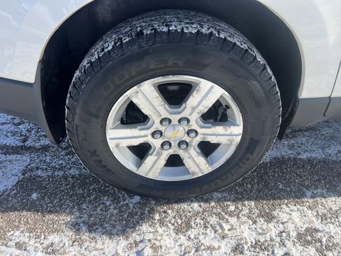 Used 2011 Chevrolet Traverse LT w/ Personal Connectivity Package image 9