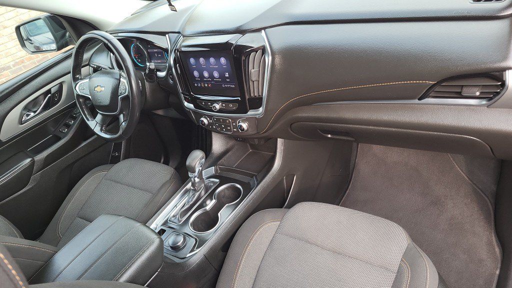 Used 2021 Chevrolet Traverse LT FWD image 18
