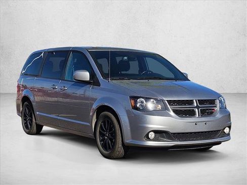 Used 2020 Dodge Grand Caravan GT FWD image 3