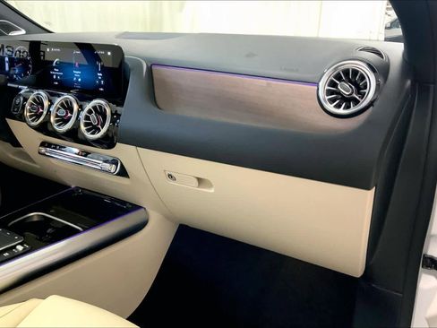 Used 2023 Mercedes-Benz GLA 250 4MATIC image 19