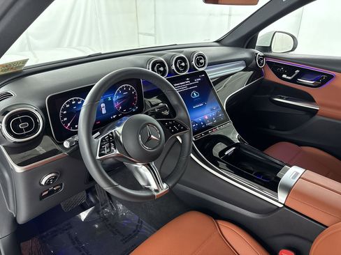 Certified 2026 Mercedes-Benz GLC 300 image 4