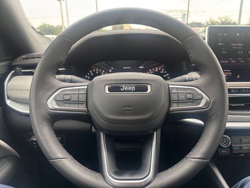 Used 2025 Jeep Compass Limited AWD/4WD image 29