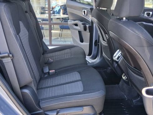 Used 2021 Kia Sorento LX AWD/4WD image 15
