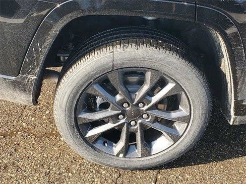 New 2026 Jeep Grand Cherokee L Limited AWD/4WD image 5