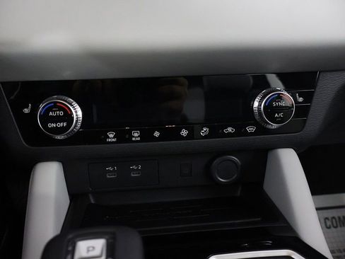 New 2025 Mitsubishi Outlander SE image 50