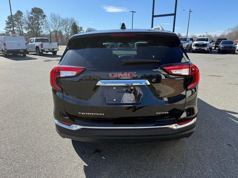 Used 2024 GMC Terrain SLT image 7