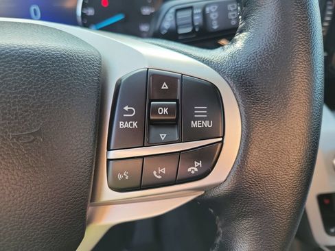 Used 2021 Ford Explorer XLT w/ Equipment Group 202A AWD/4WD image 26