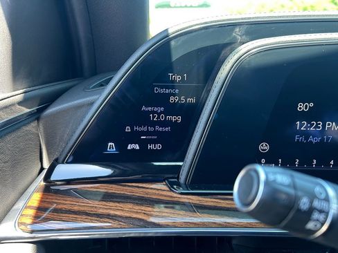 Used 2023 Cadillac Escalade Premium Luxury RWD image 29