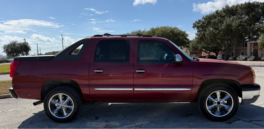 Used 2004 Chevrolet Avalanche 2WD image 4