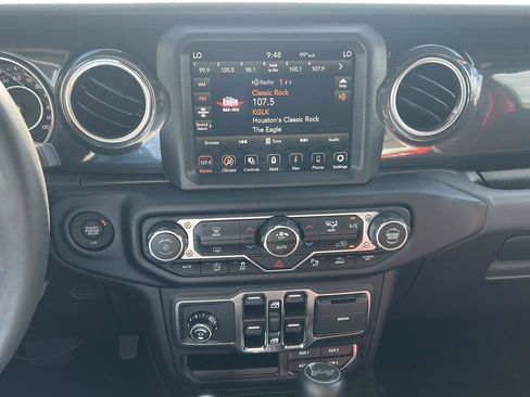 Used 2023 Jeep Wrangler Unlimited Sahara AWD/4WD image 8
