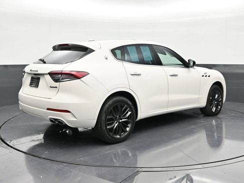Used 2024 Maserati Levante GT Ultima AWD/4WD image 5