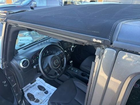 Used 2014 Jeep Wrangler Unlimited Sahara w/ Max Tow Package image 17