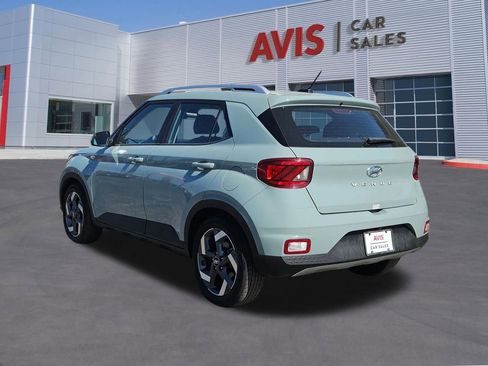 Used 2025 Hyundai Venue SEL FWD image 3