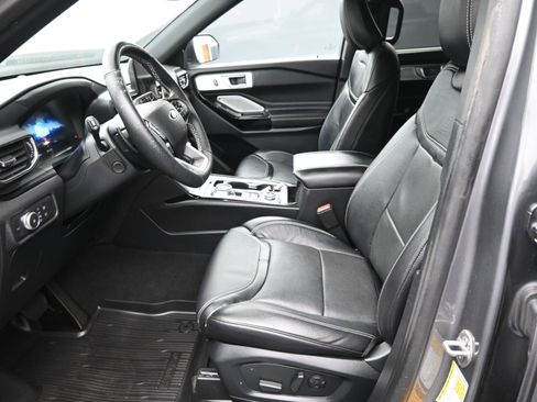 Used 2021 Ford Explorer ST w/ Equipment Group 401A image 16