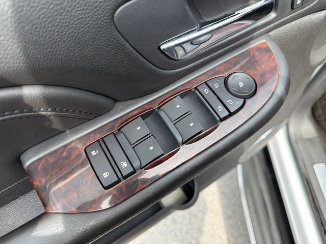 Used 2009 GMC Yukon Denali RWD image 17