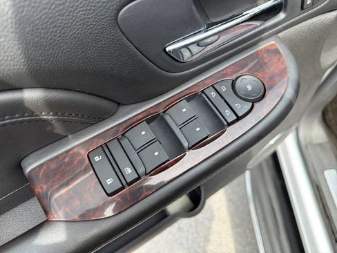 Used 2009 GMC Yukon Denali RWD image 17