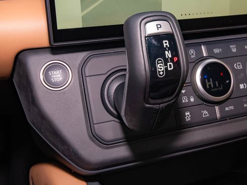 New 2026 Land Rover Defender 130 X-Dynamic SE image 28