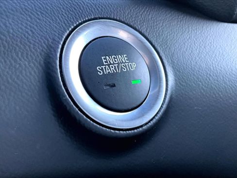 Used 2022 GMC Terrain SLE image 33