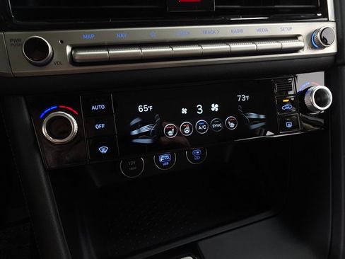 New 2025 Genesis G70 2.5T image 19